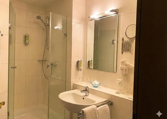 Markgraf Zwei מלון