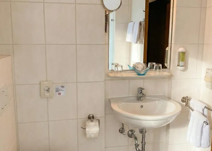 Markgraf Zwei Отель Бад-Беллинген