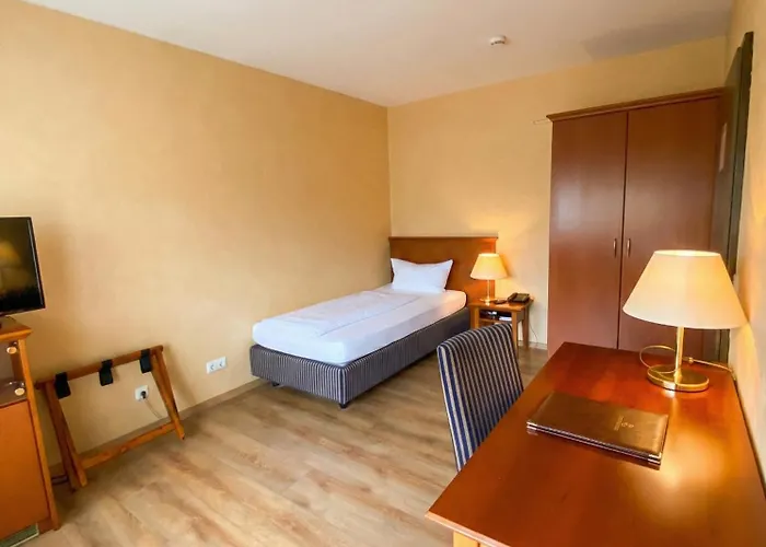 Отель Markgraf Zwei